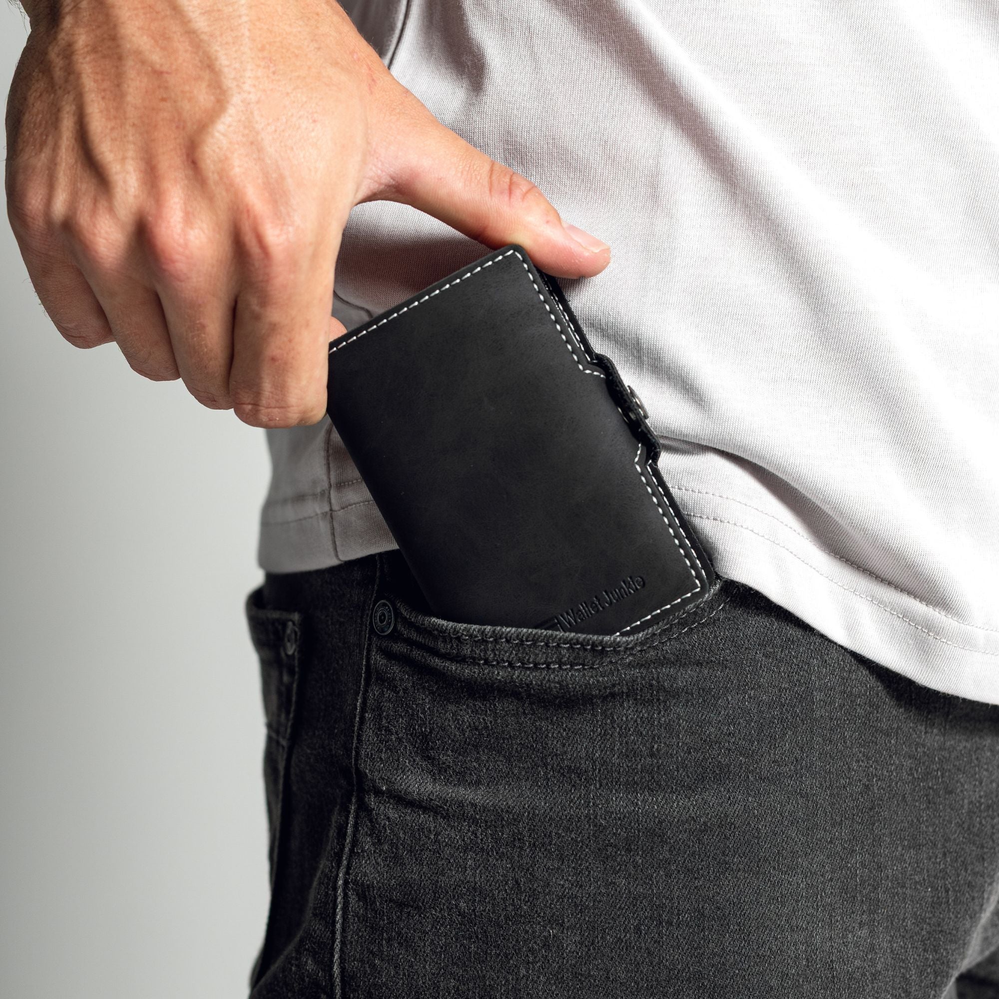 Blocks wireless RFID theft